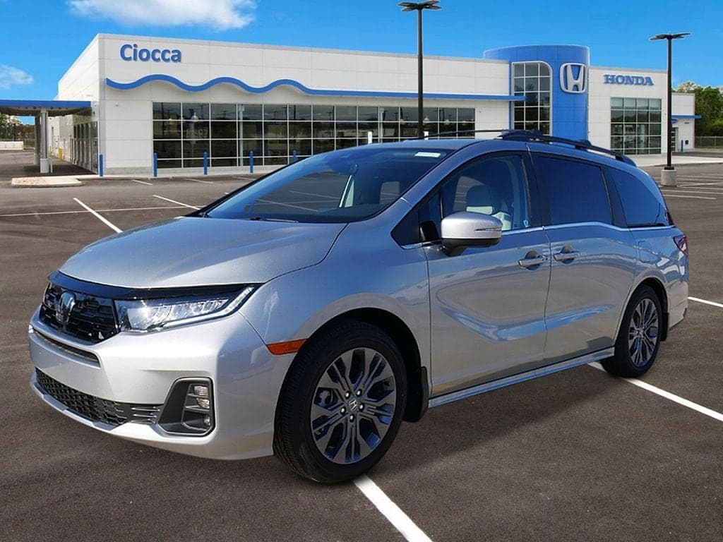 2026 Honda Odyssey Touring — photo 1 of 19