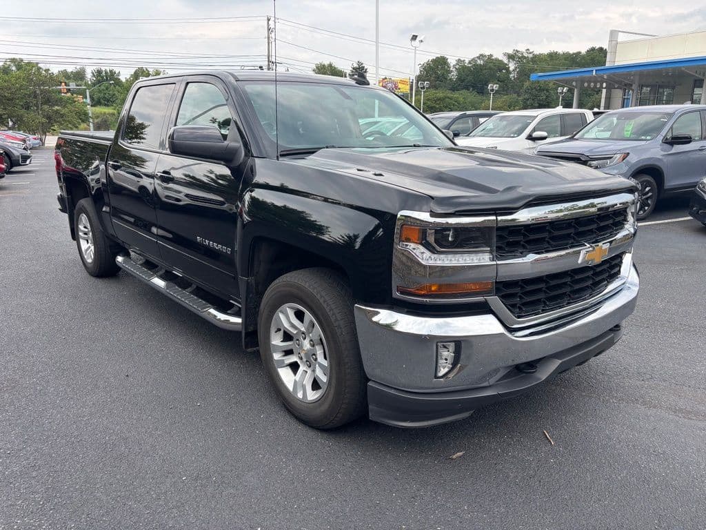 2018 Chevrolet Silverado 1500 LT — photo 1 of 12