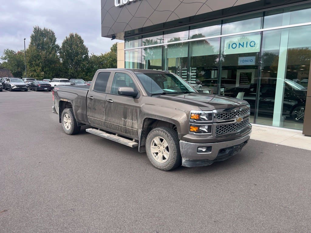 2015 Chevrolet Silverado 1500 LT — photo 1 of 10