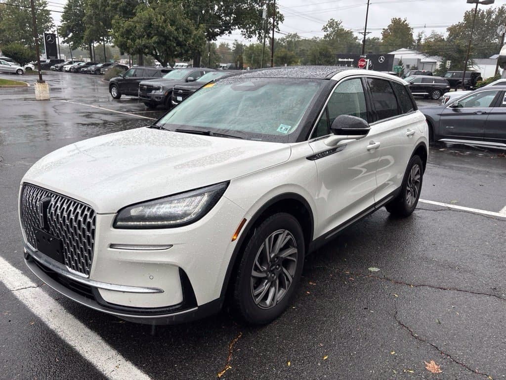 2023 Lincoln Corsair Standard — photo 1 of 13