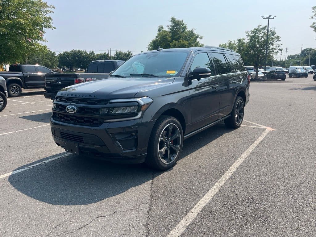 2023 Ford Expedition Limited — photo 1 of 11