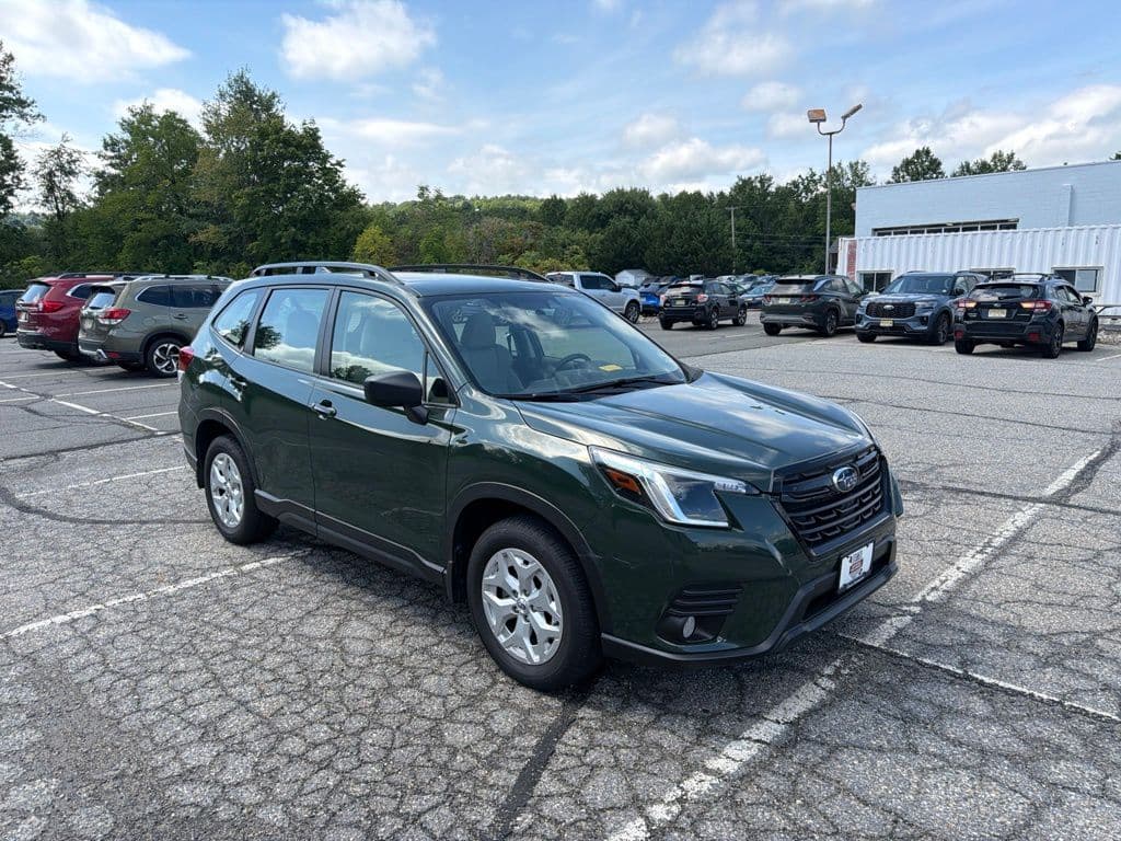 2023 Subaru Forester Base — photo 1 of 10
