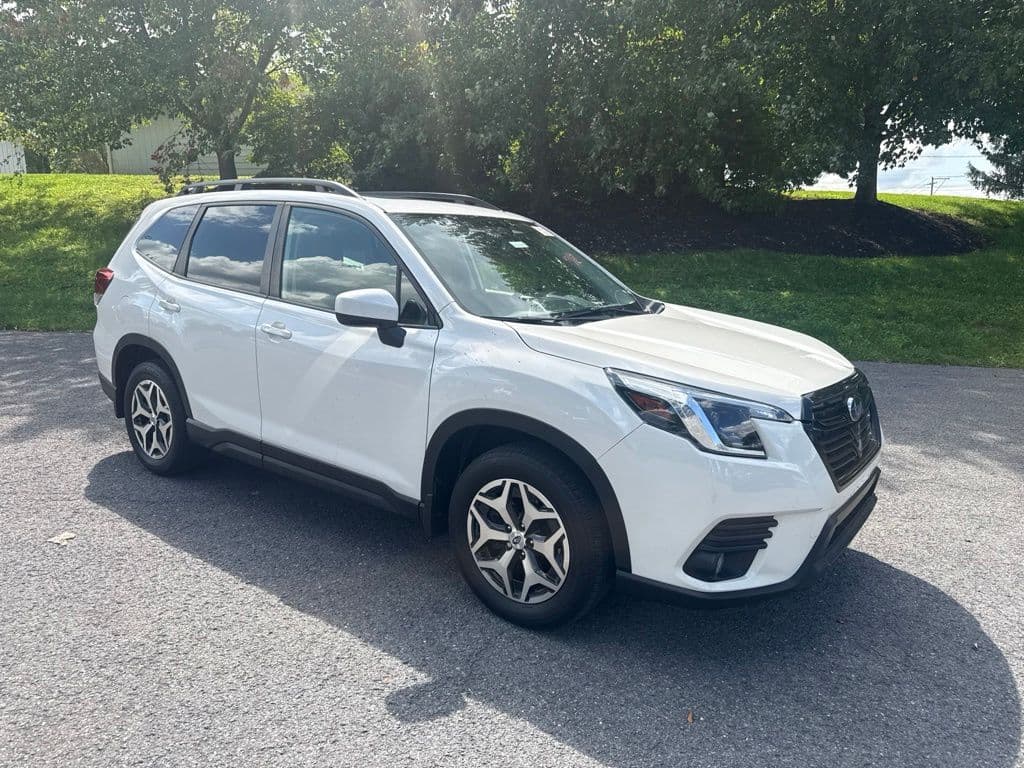 2023 Subaru Forester Premium — photo 1 of 7