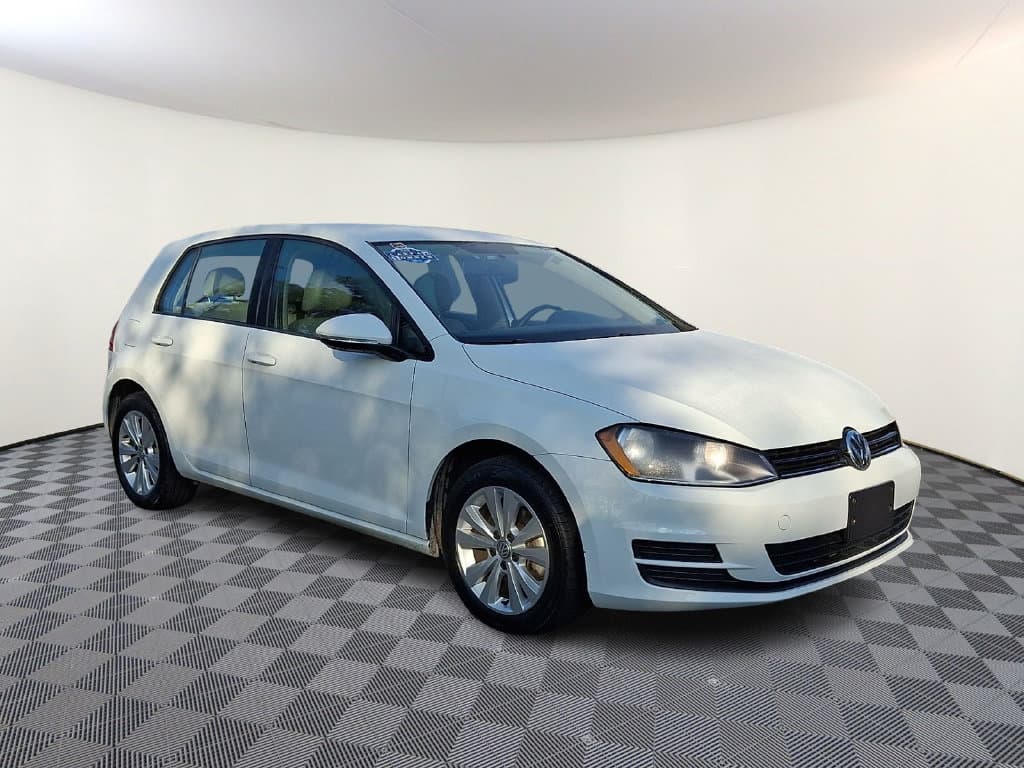 2015 Volkswagen Golf TDI S — photo 1 of 30