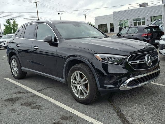 2023 Mercedes-Benz GLC 300 4MATIC — photo 1 of 4