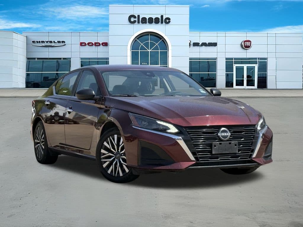 2024 Nissan Altima 2.5 SV — photo 1 of 29