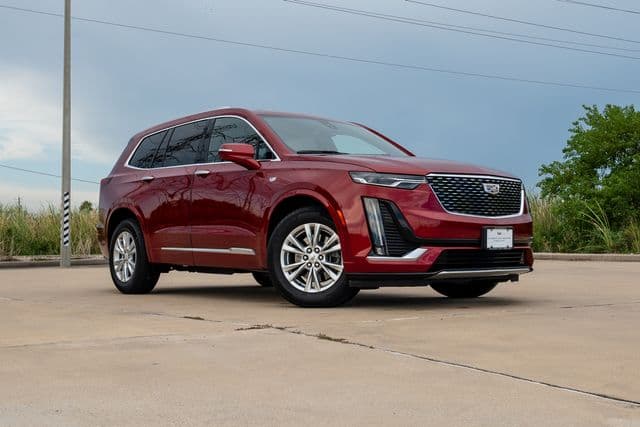 2023 Cadillac XT6 FWD Luxury — photo 1 of 9