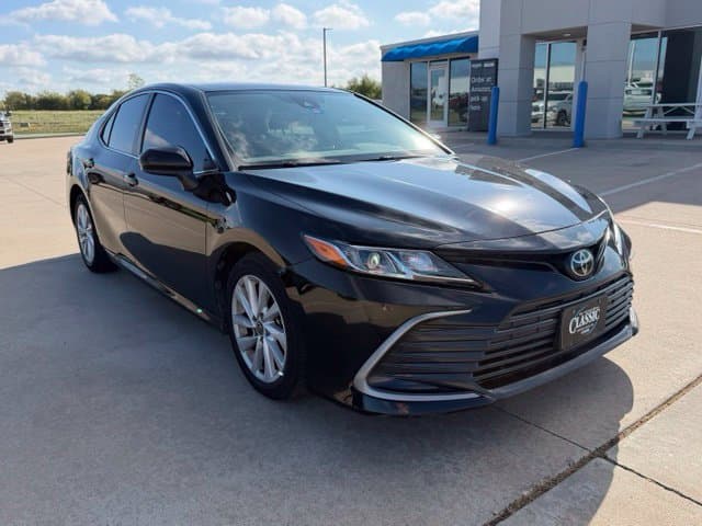 2023 Toyota Camry LE — photo 1 of 16