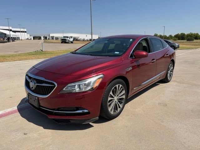 2017 Buick LaCrosse Essence — photo 1 of 15