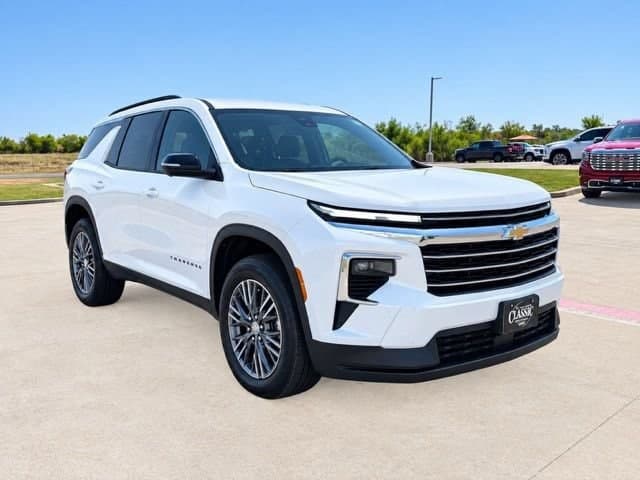 2024 Chevrolet Traverse FWD LT — photo 1 of 18