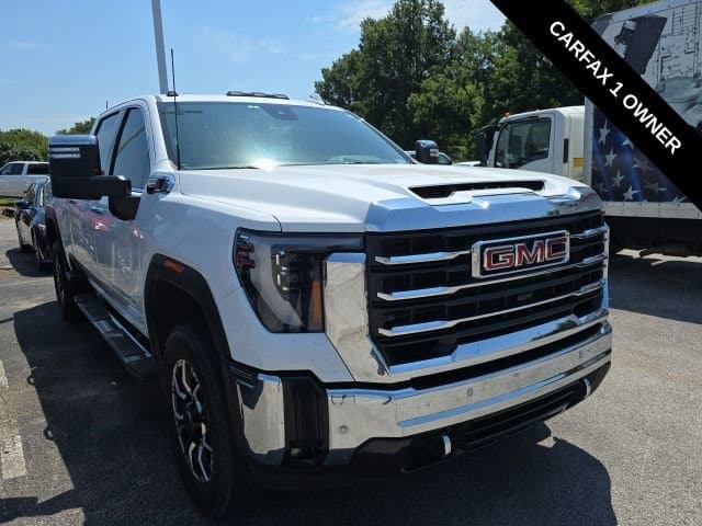 2024 GMC Sierra 2500HD SLT — photo 1 of 13
