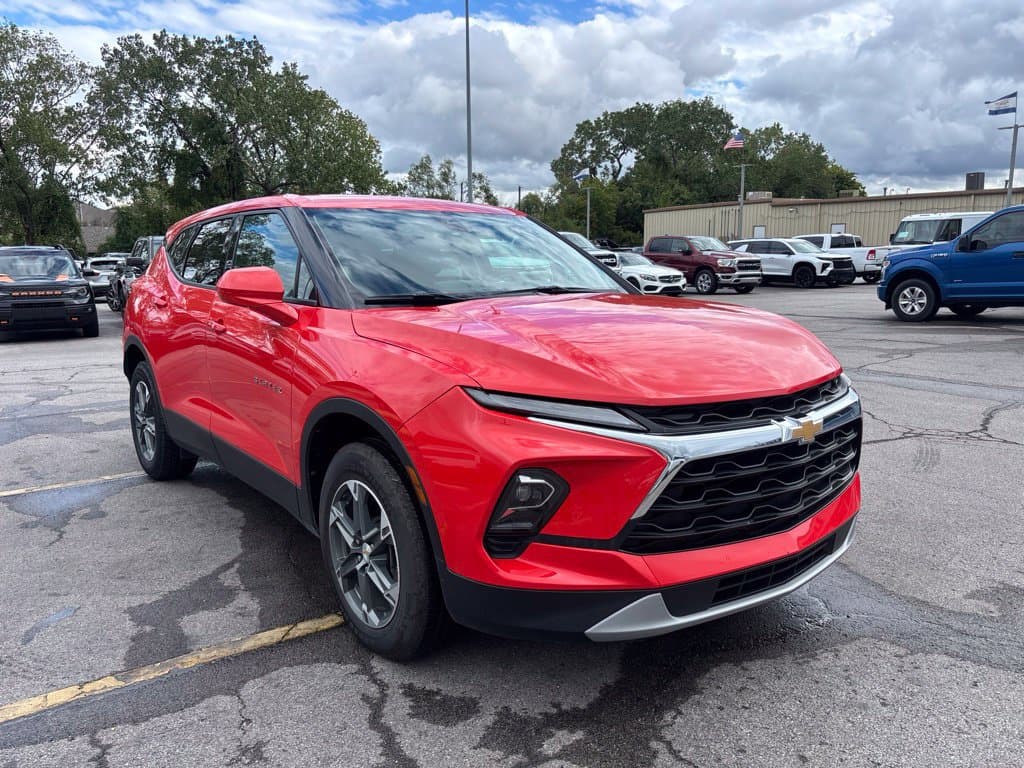 2025 Chevrolet Blazer 2LT — photo 1 of 16