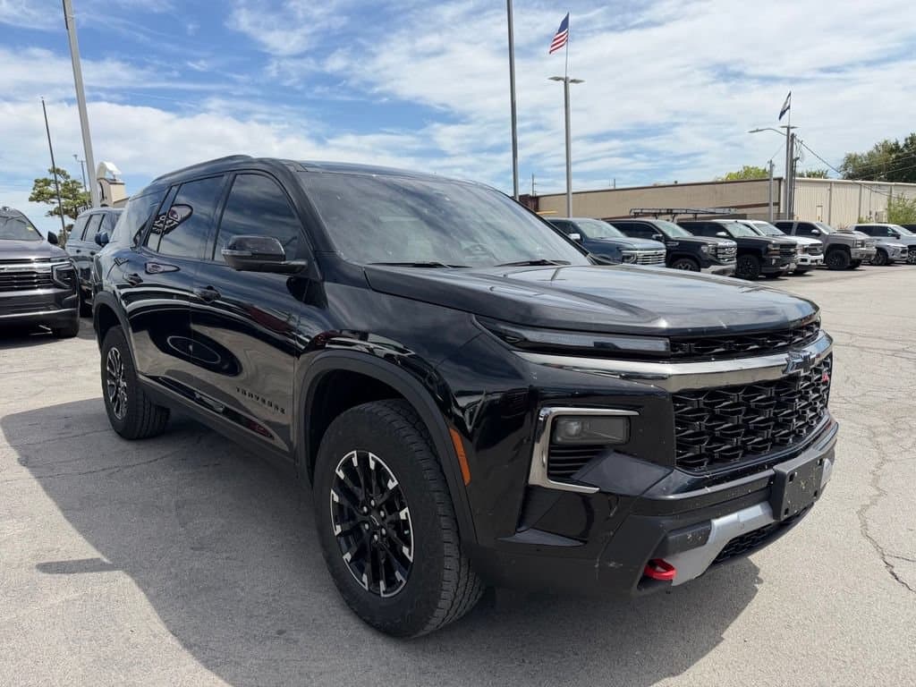 2024 Chevrolet Traverse Z71 — photo 1 of 25