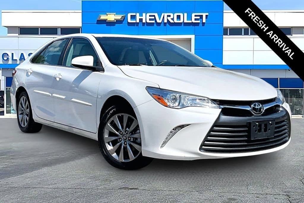 2017 Toyota Camry XLE — photo 1 of 34