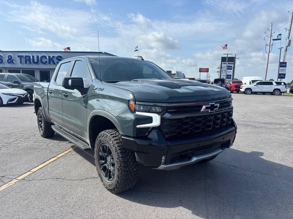 2026 Chevrolet Silverado 1500 ZR2 — photo 1 of 17