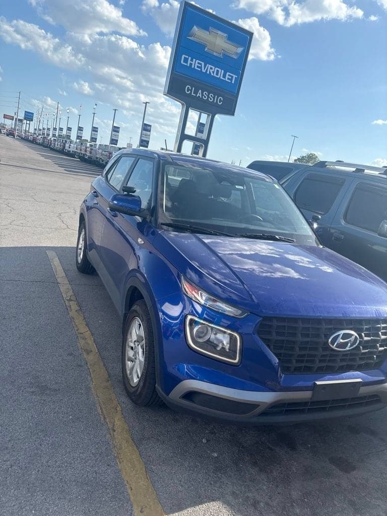 2023 Hyundai Venue SE — photo 1 of 7