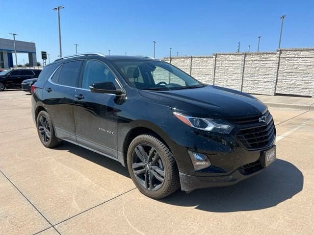 2020 Chevrolet Equinox LT — photo 1 of 10