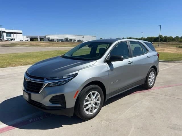 2024 Chevrolet Equinox LS w/1LS — photo 1 of 11