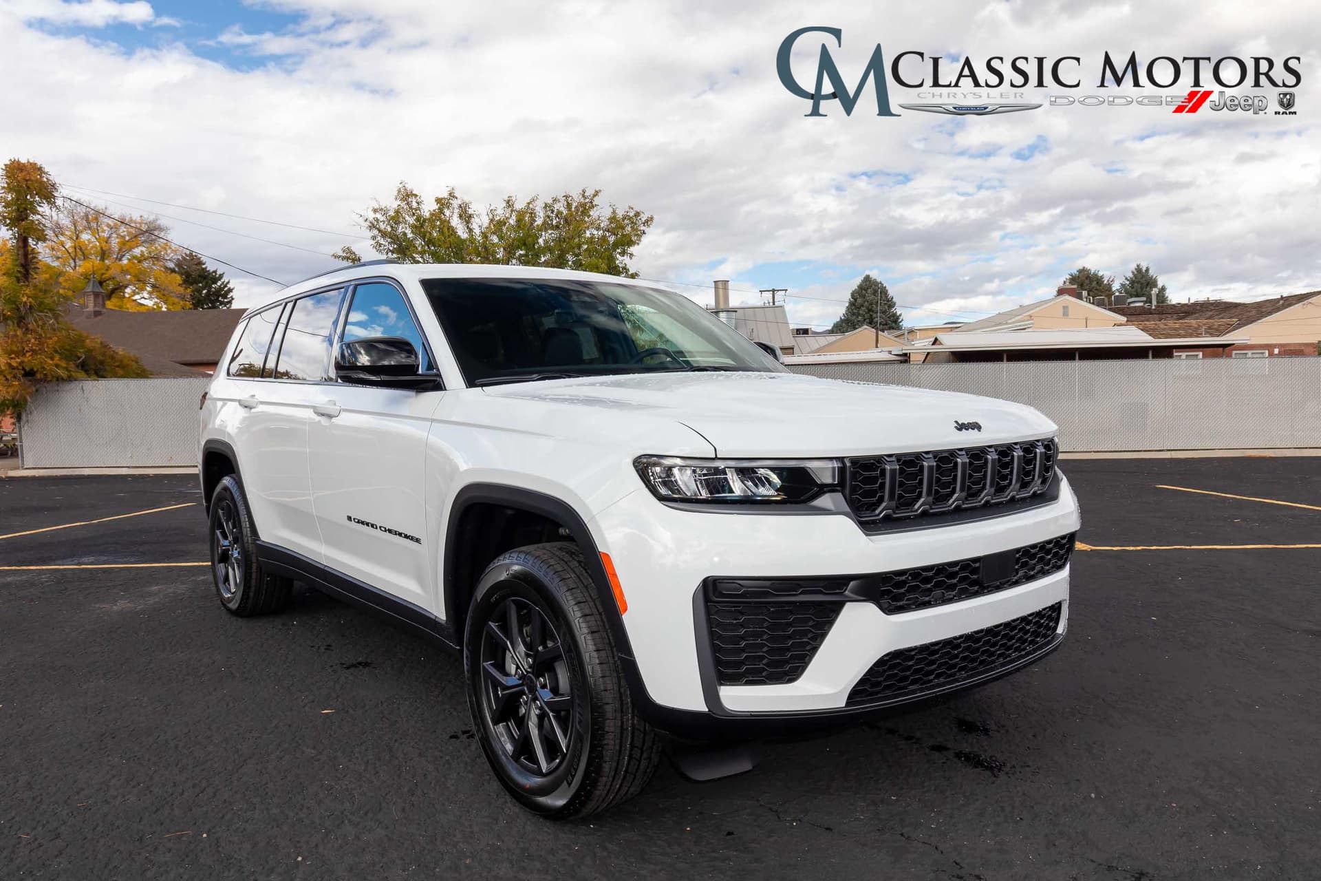 2027 Jeep Grand Cherokee Laredo Altitude — photo 1 of 51