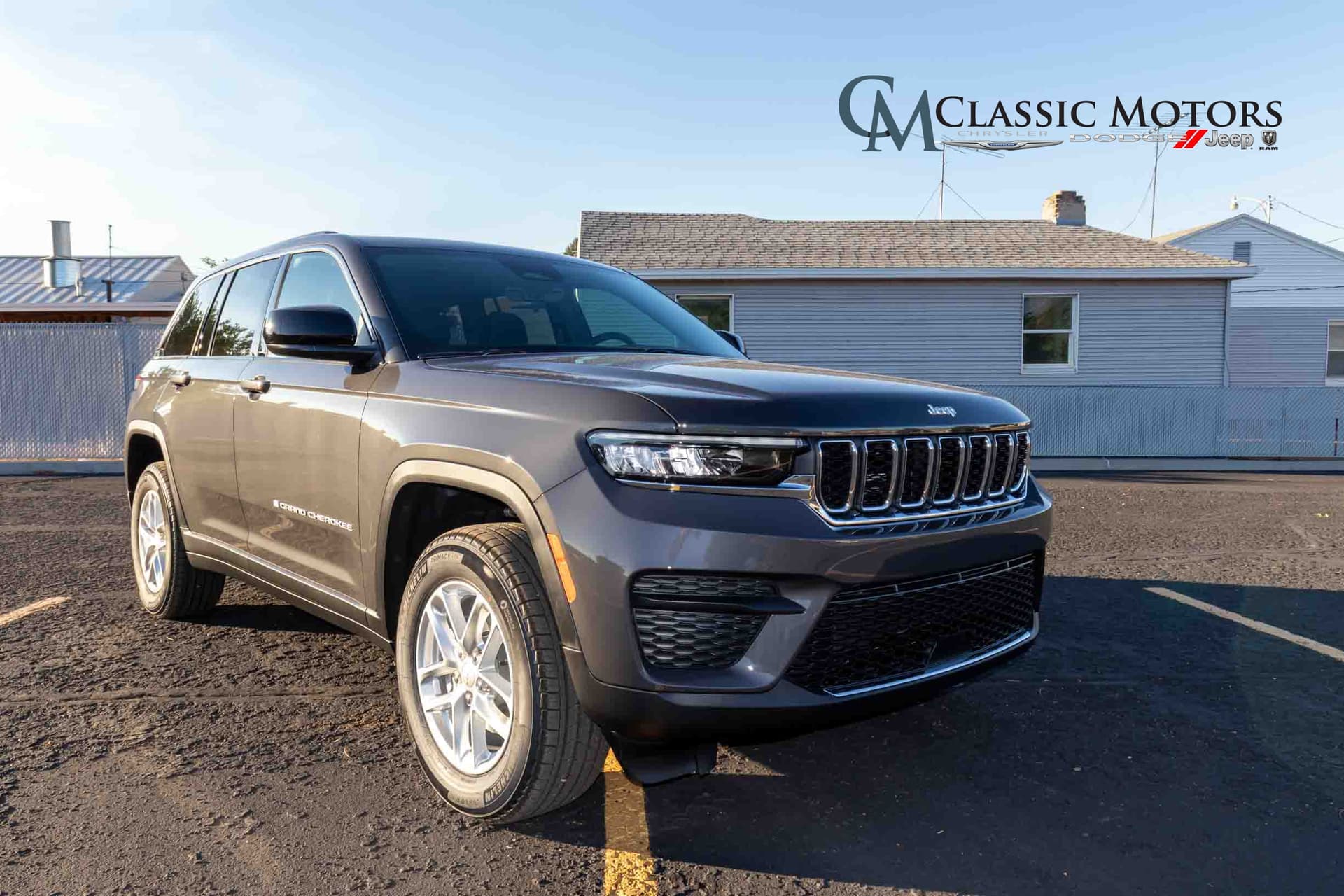 2026 Jeep Grand Cherokee LAREDO X 4X4 — photo 1 of 49