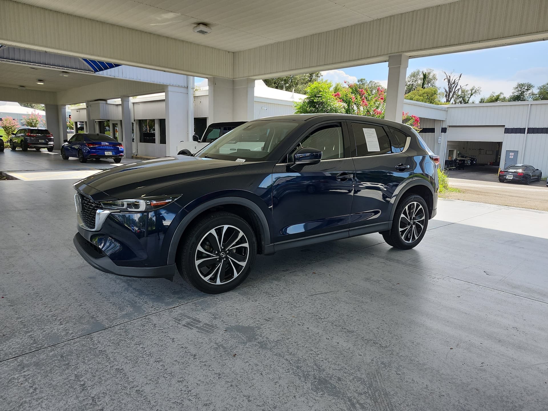 2022 Mazda CX-5 2.5 S Premium Package — photo 1 of 31