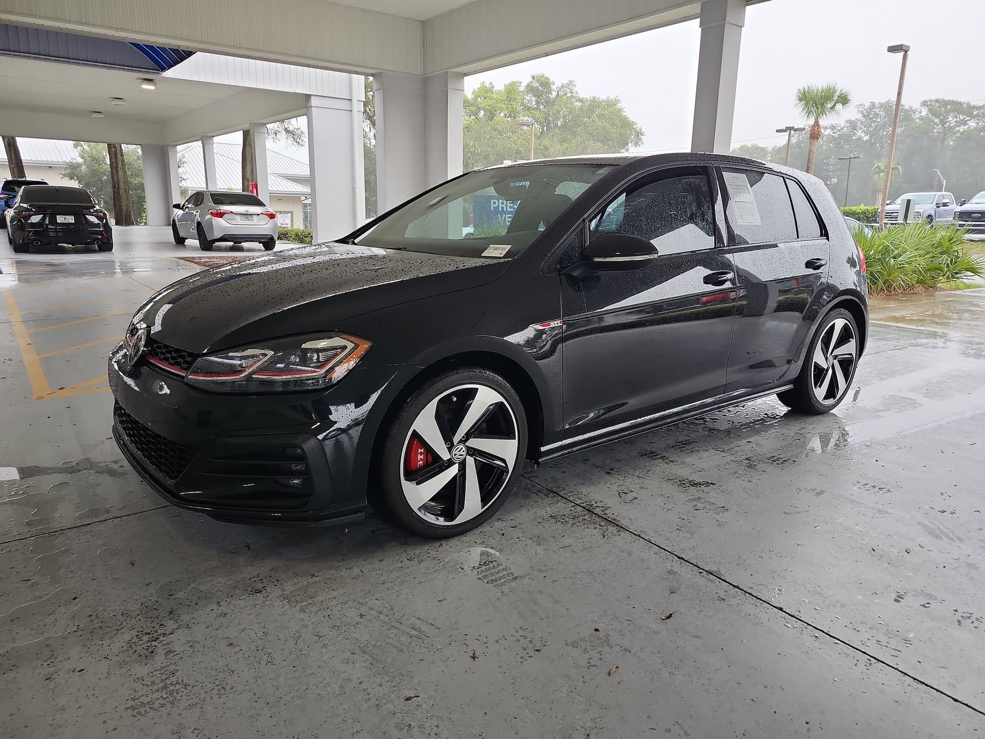 2019 Volkswagen Golf GTI S — photo 1 of 33