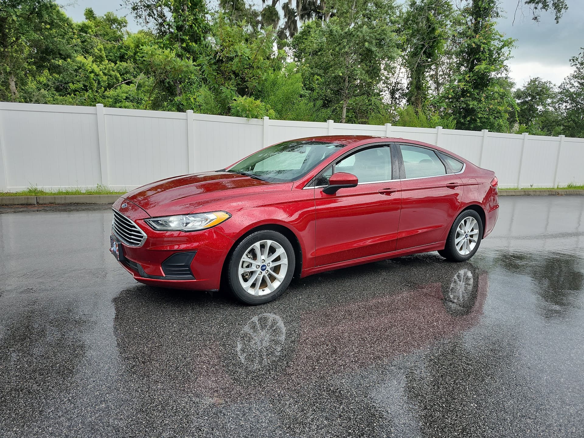 2019 Ford Fusion SE — photo 1 of 31