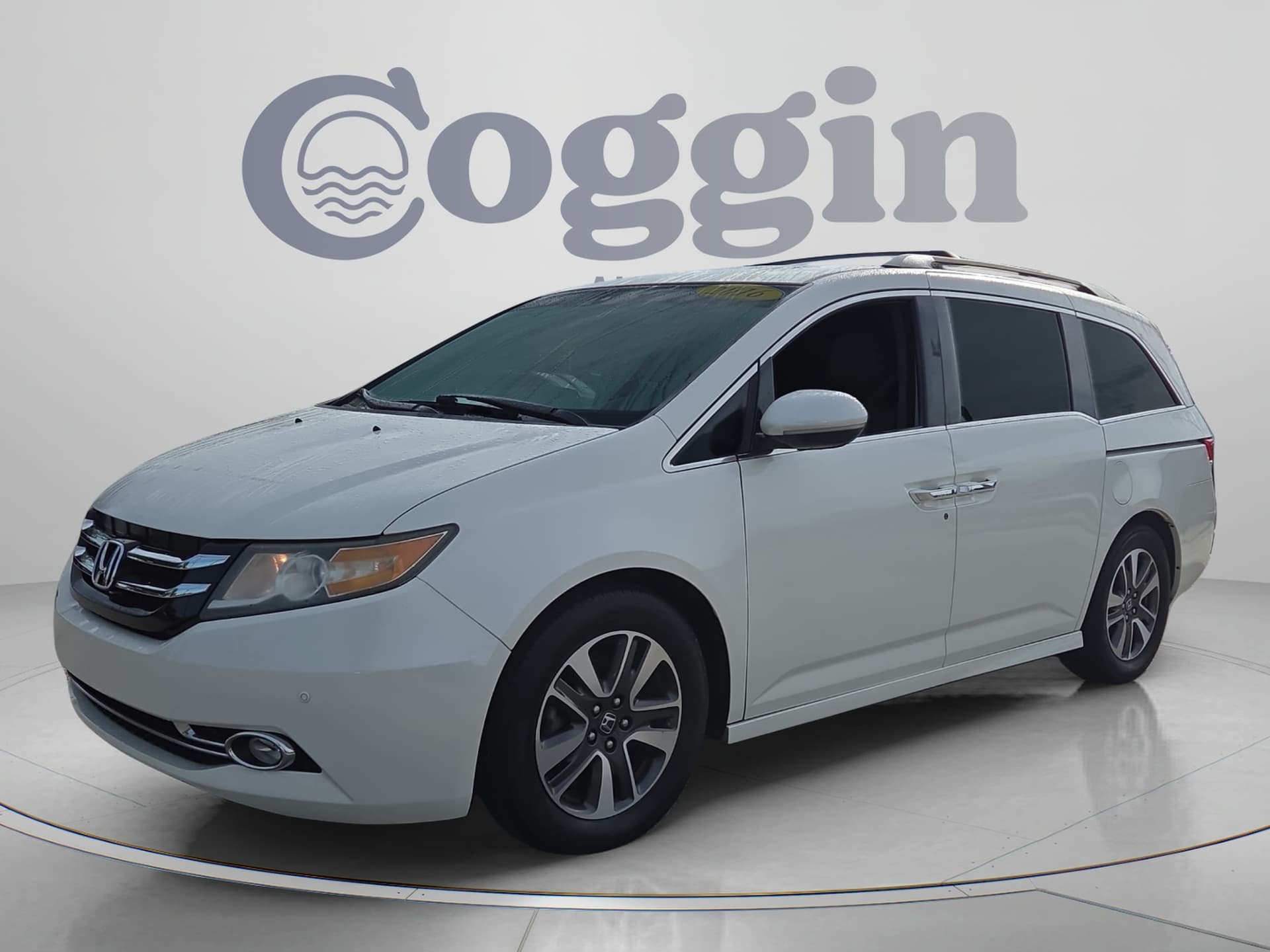 2016 Honda Odyssey Touring Elite — photo 1 of 40