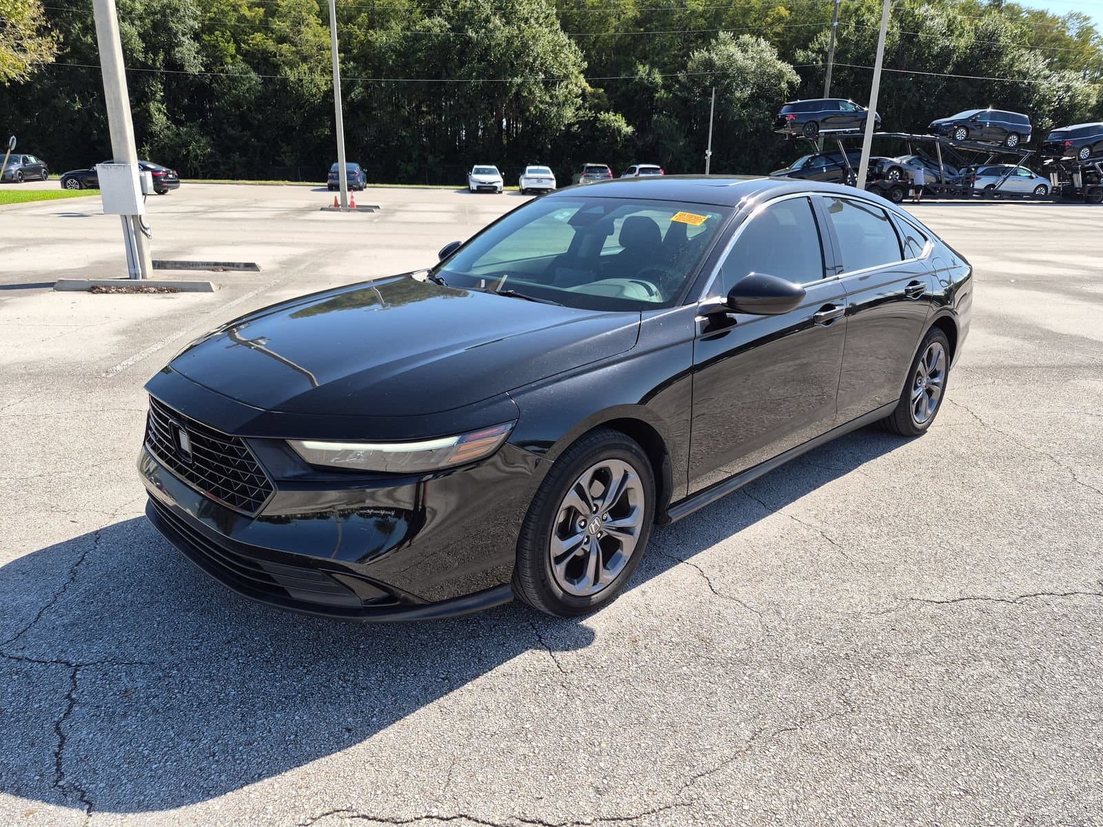 2023 Honda Accord Sedan EX — photo 1 of 32
