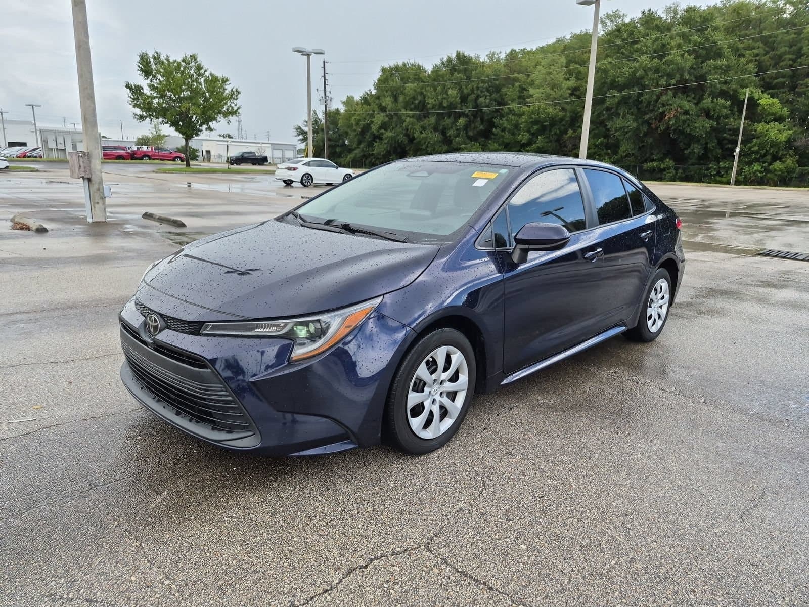2024 Toyota Corolla LE — photo 1 of 32