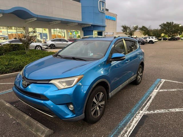 2017 Toyota RAV4 XLE — photo 1 of 2