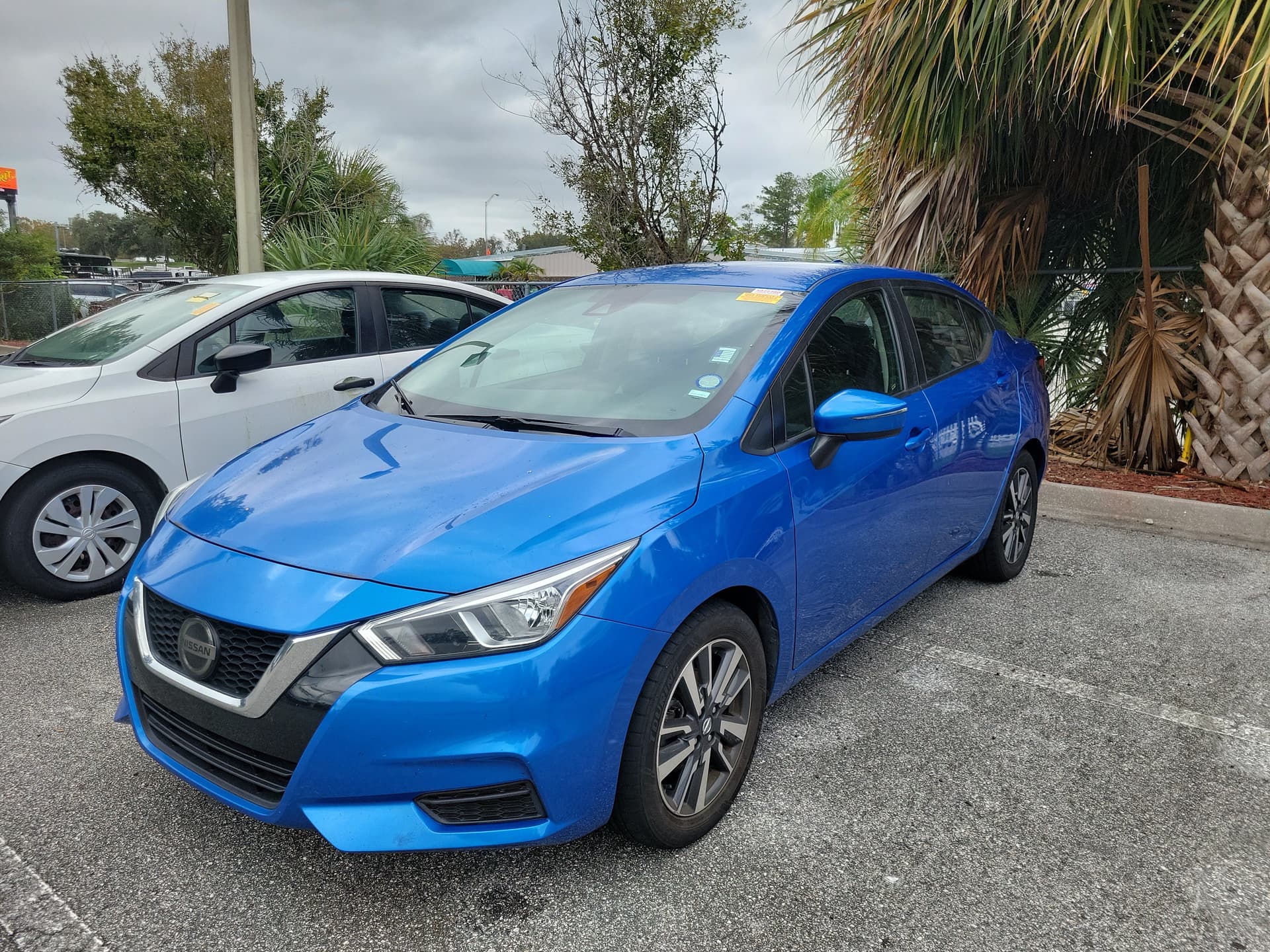 2021 Nissan Versa Base — photo 1 of 31