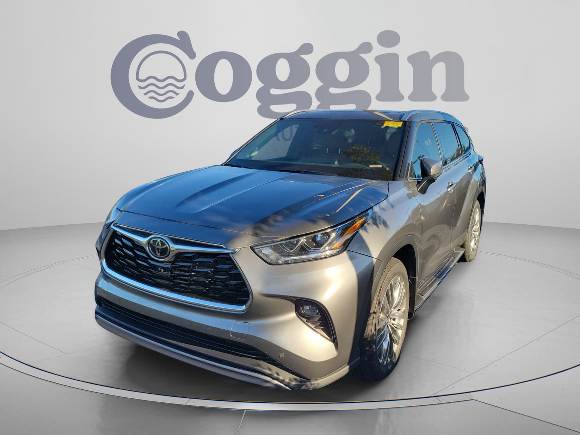 2026 Toyota Highlander Hybrid Platinum — photo 1 of 31