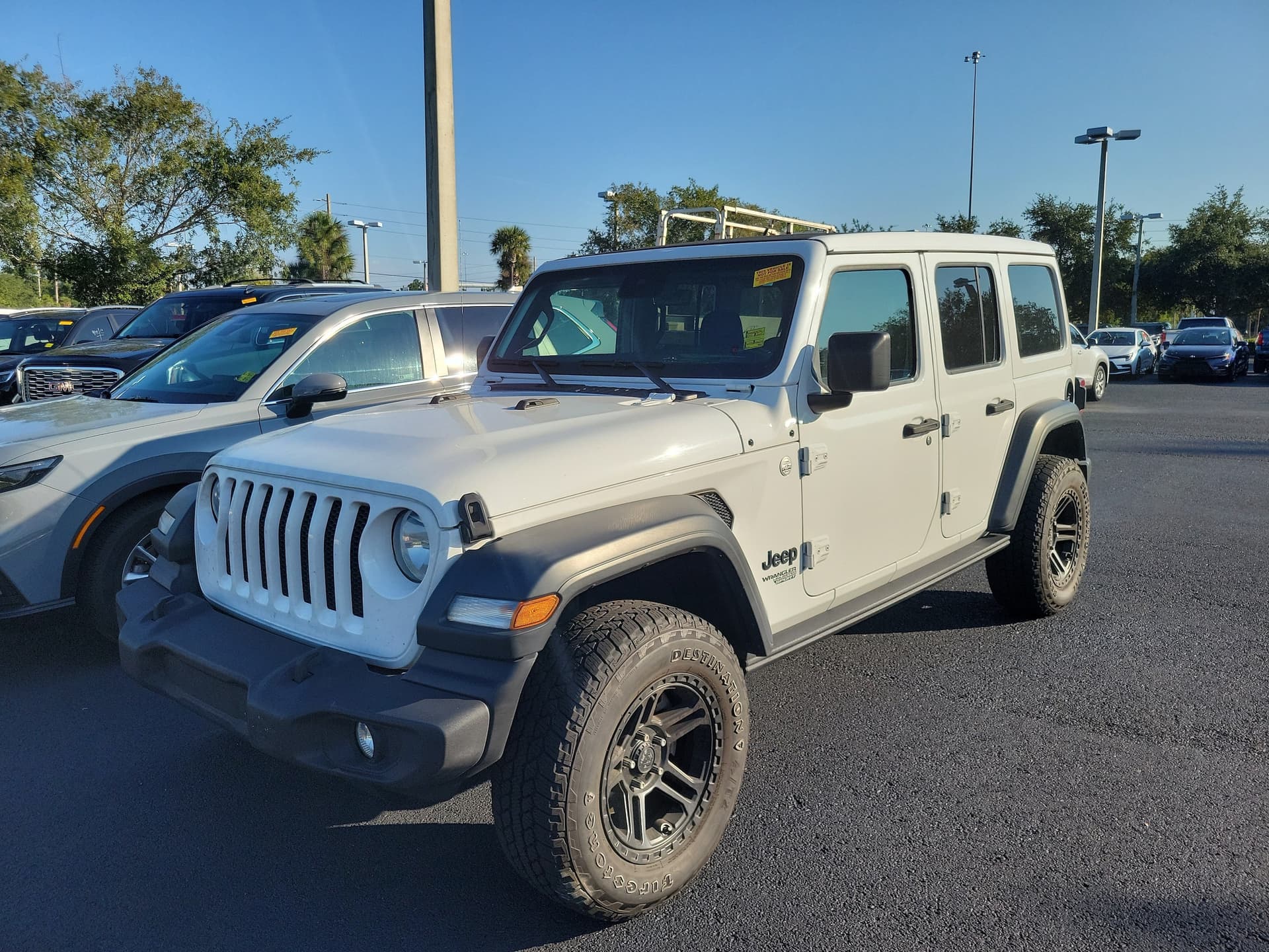 2021 Jeep Wrangler Unlimited Sport — photo 1 of 31