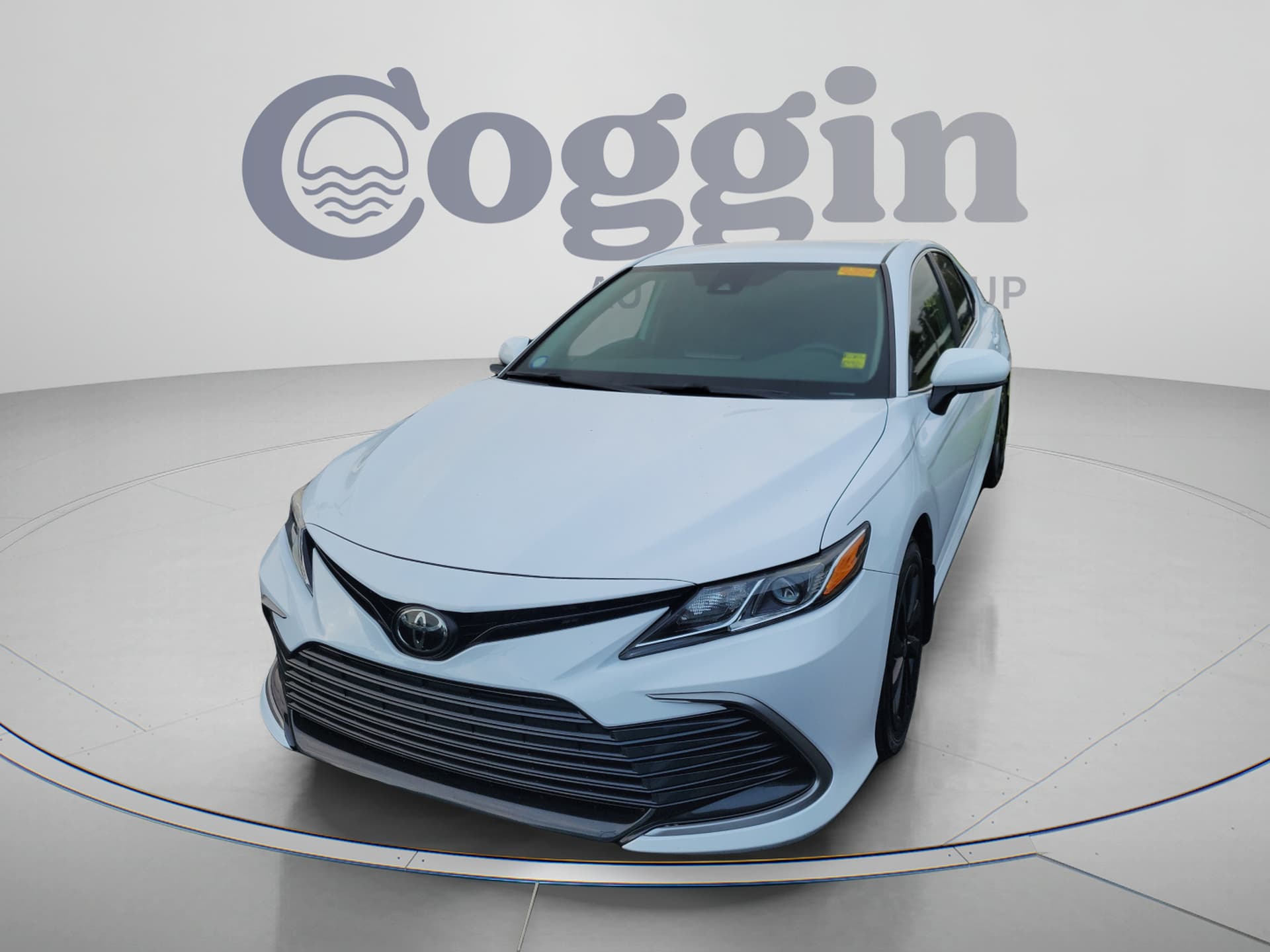 2023 Toyota Camry LE — photo 1 of 31