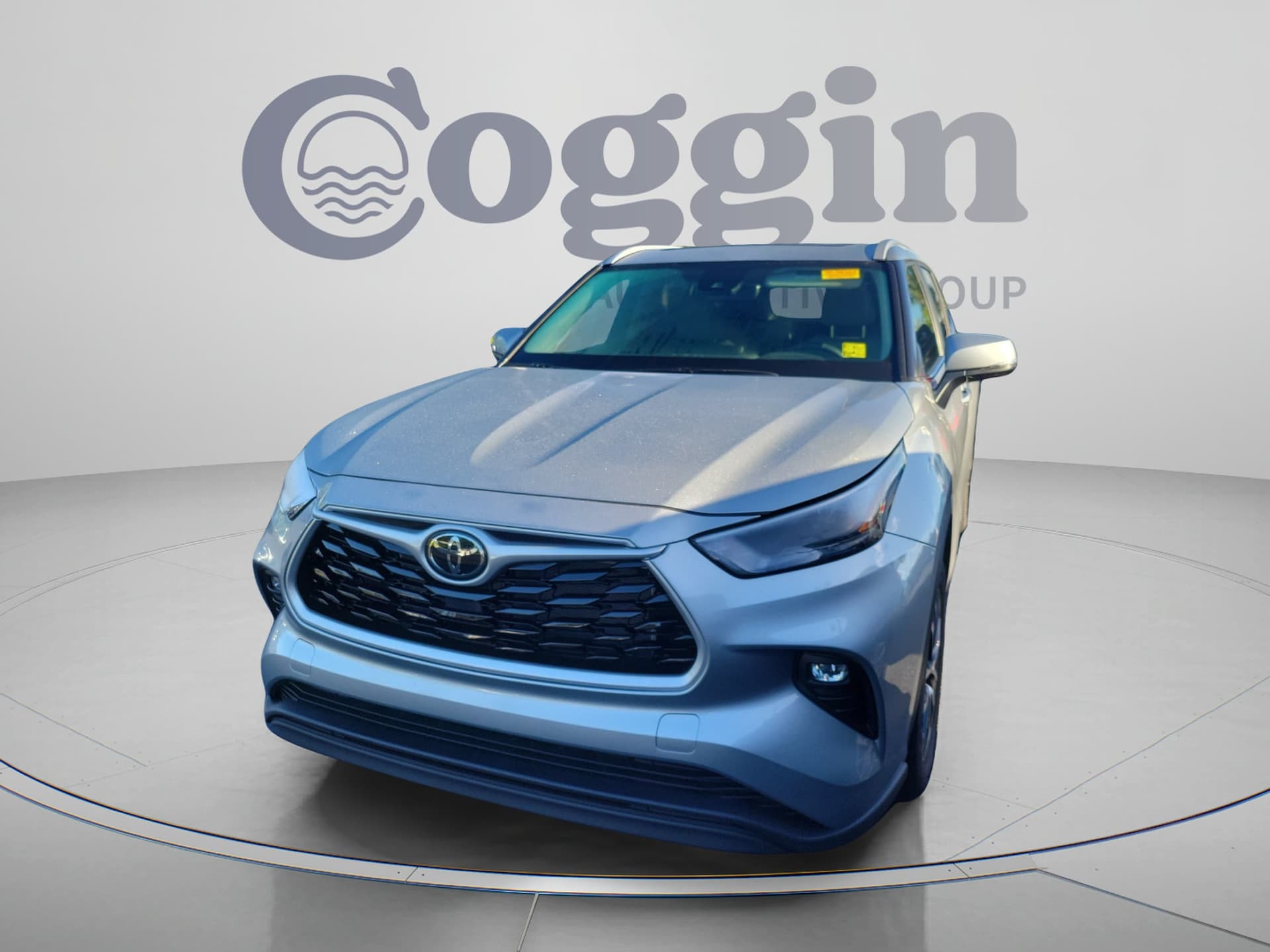 2023 Toyota Highlander L — photo 1 of 31