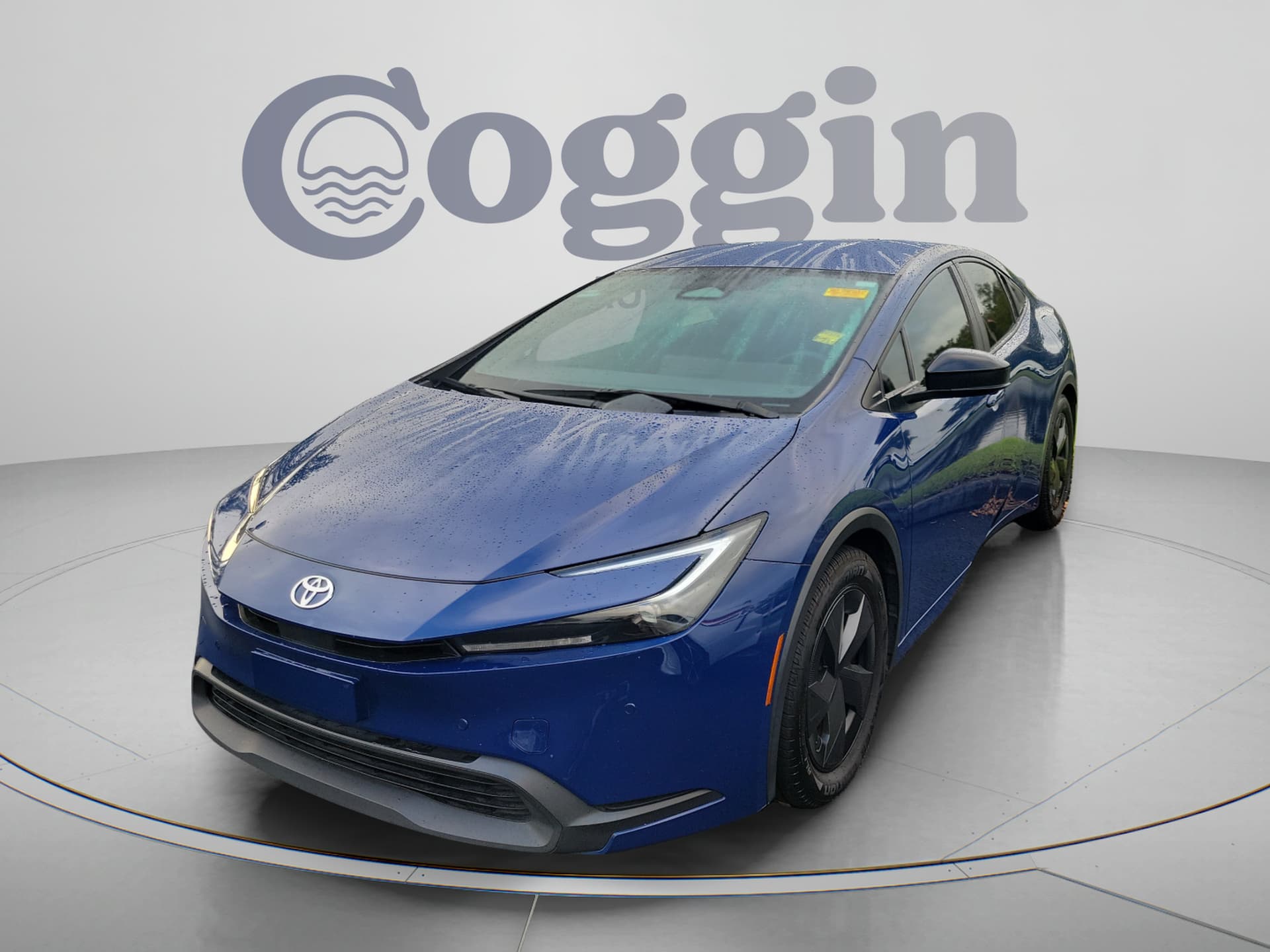 2023 Toyota Prius LE — photo 1 of 31