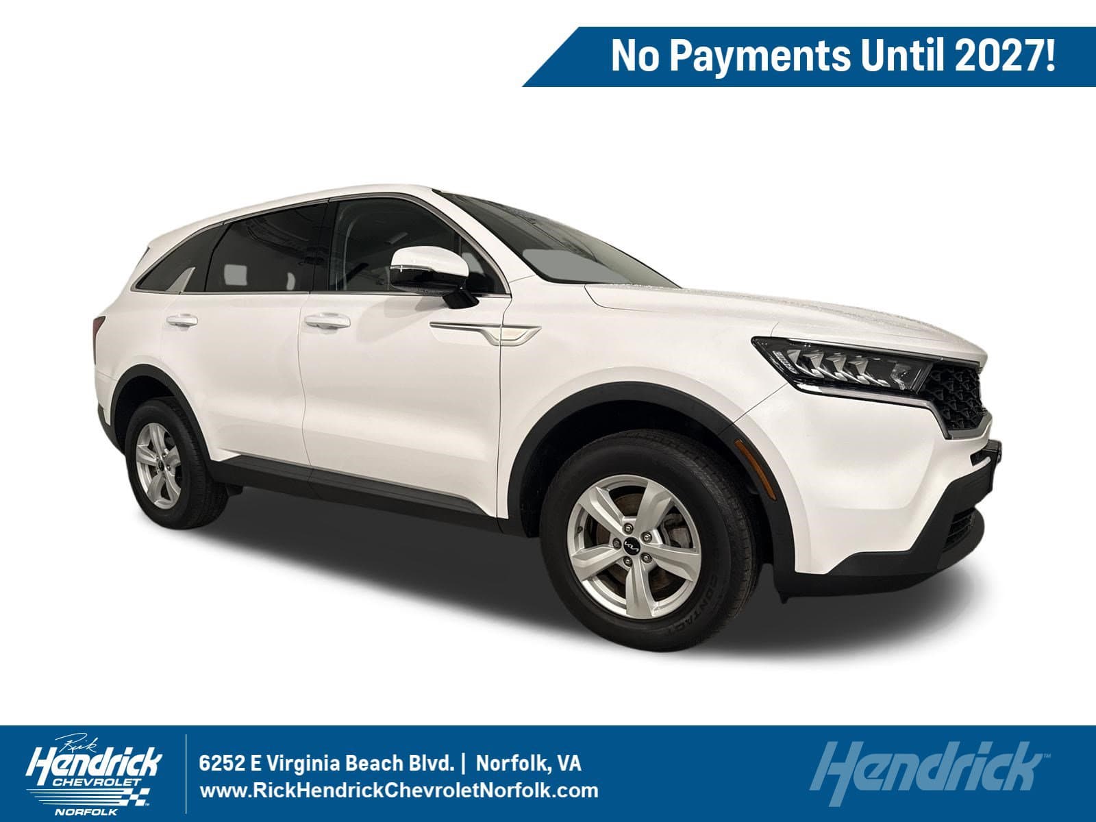 2023 Kia Sorento LX — photo 1 of 38