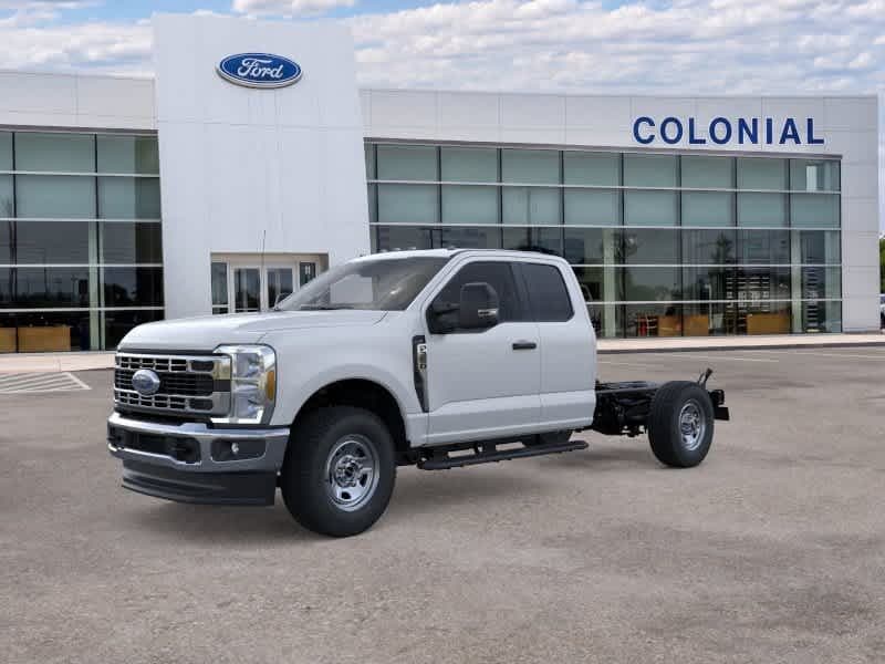 2026 Ford F-350 Chassis 4WD Supercab 168 WB 60 CA — photo 1 of 51