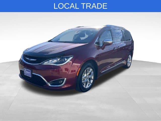 2017 Chrysler Pacifica Limited — photo 1 of 36