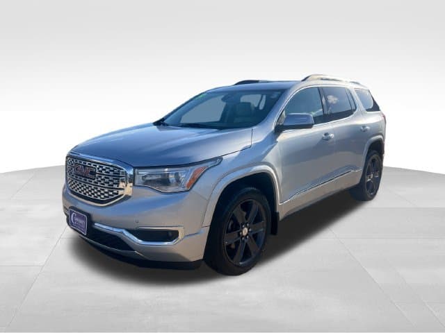2019 GMC Acadia Denali — photo 1 of 38