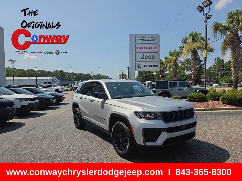 2026 Jeep Grand Cherokee Laredo — photo 1 of 45