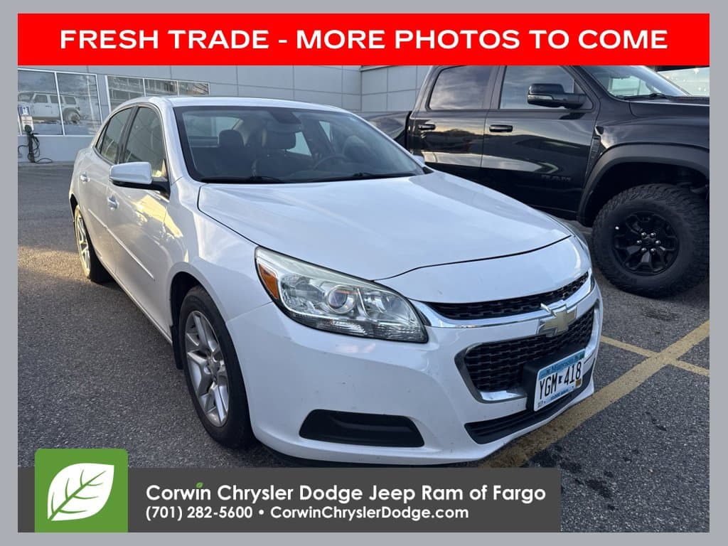 2015 Chevrolet Malibu Base — photo 1 of 17