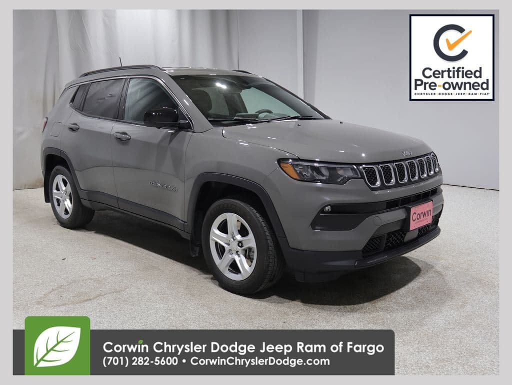 2023 Jeep Compass Latitude — photo 1 of 47
