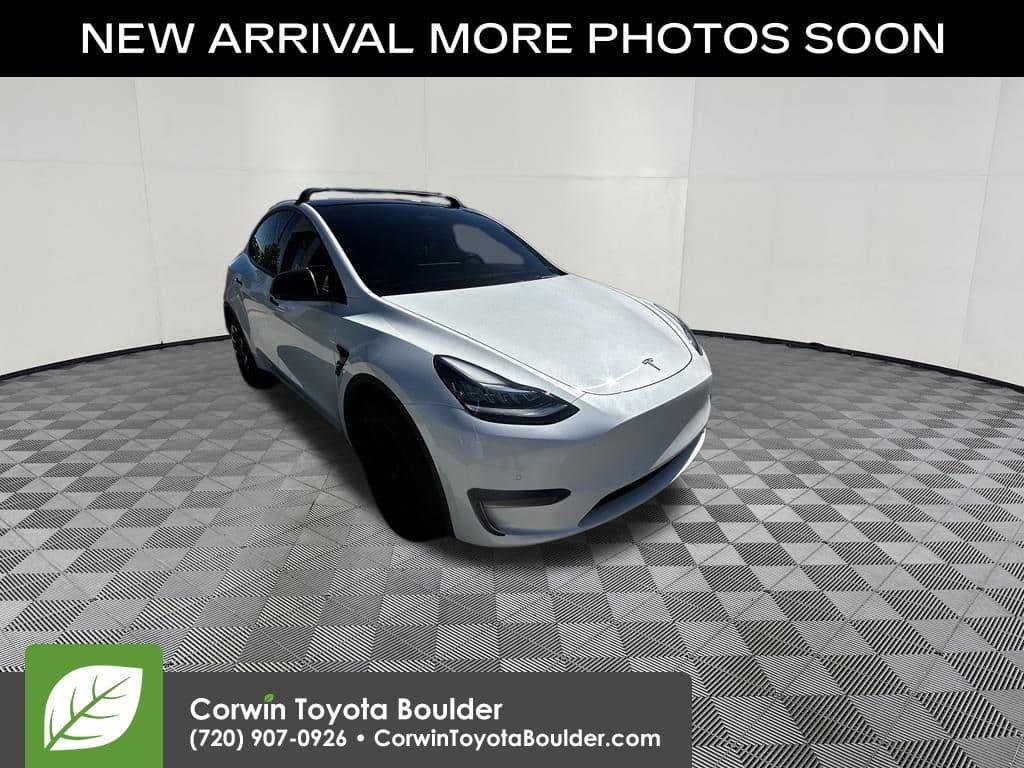 2022 Tesla Model Y Long Range — photo 1 of 13