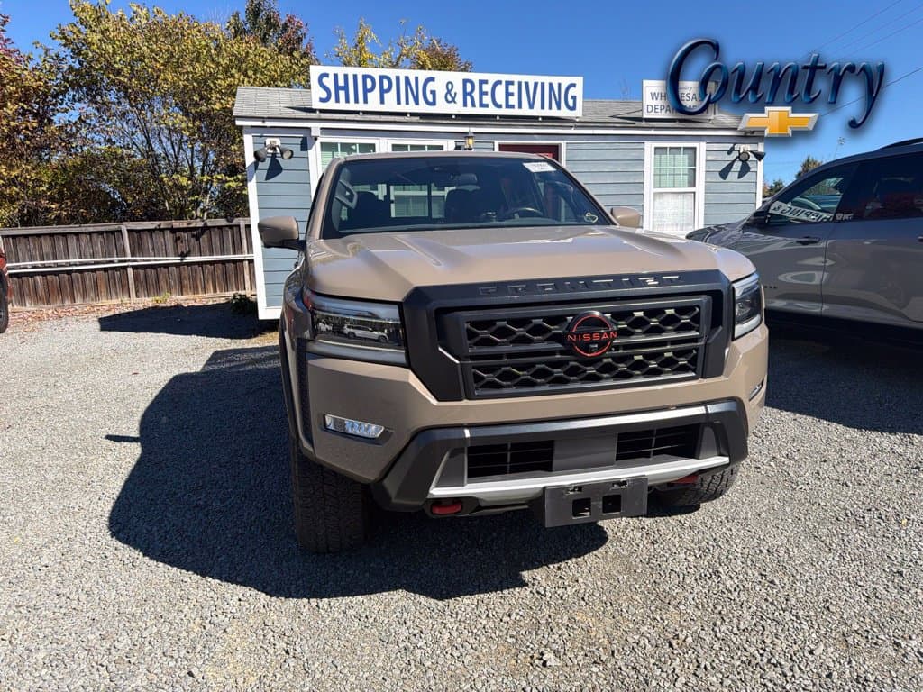 2023 Nissan Frontier PRO-4X — photo 1 of 27