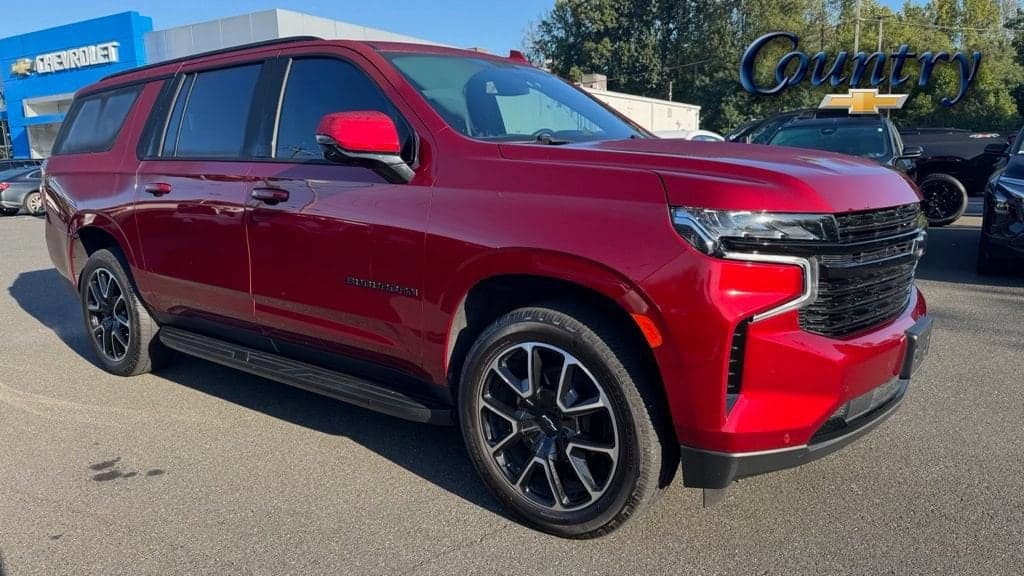 2024 Chevrolet Suburban RST — photo 1 of 31