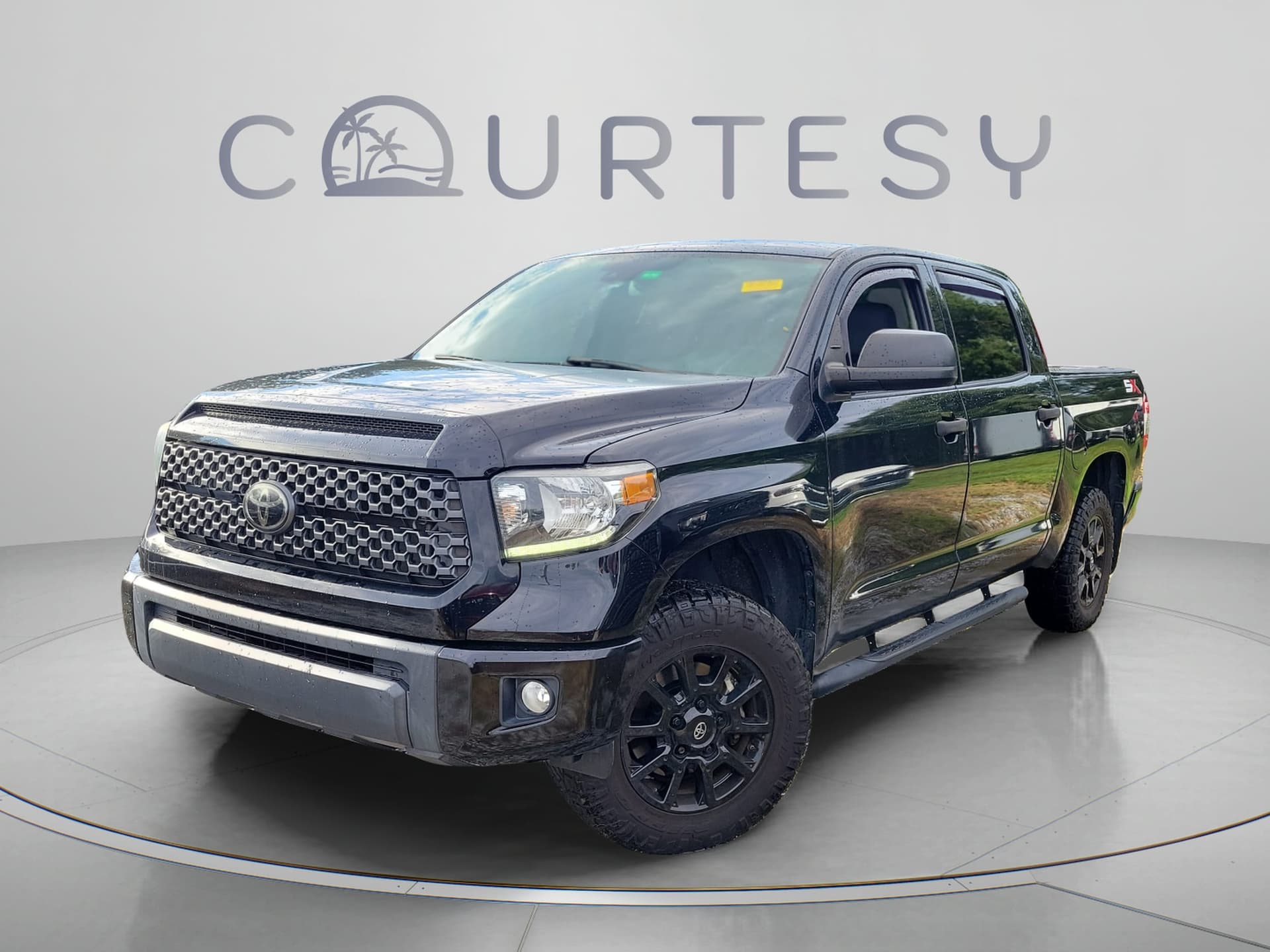 2021 Toyota Tundra 4WD SR5 — photo 1 of 32