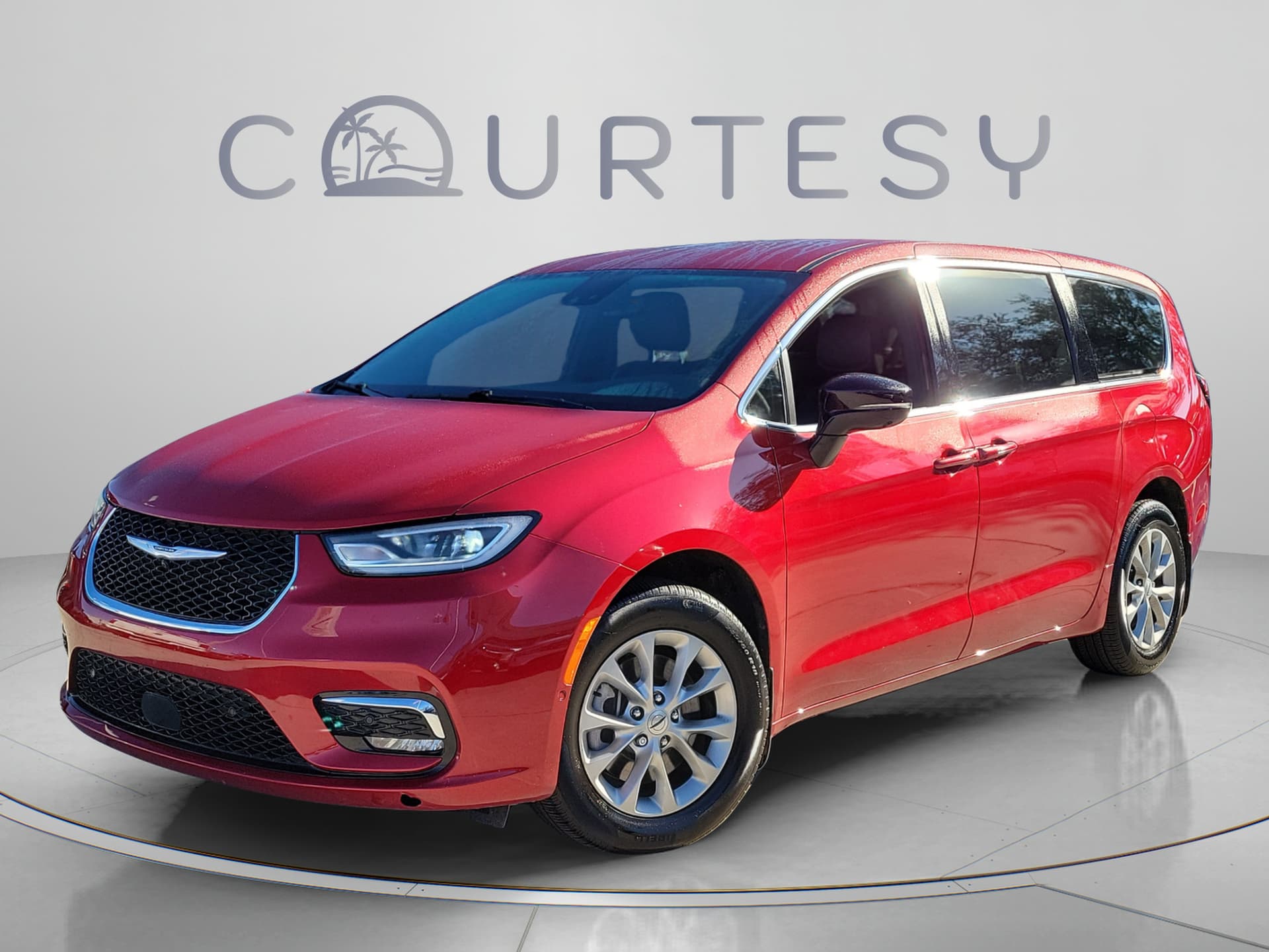 2025 Chrysler Pacifica Select — photo 1 of 33
