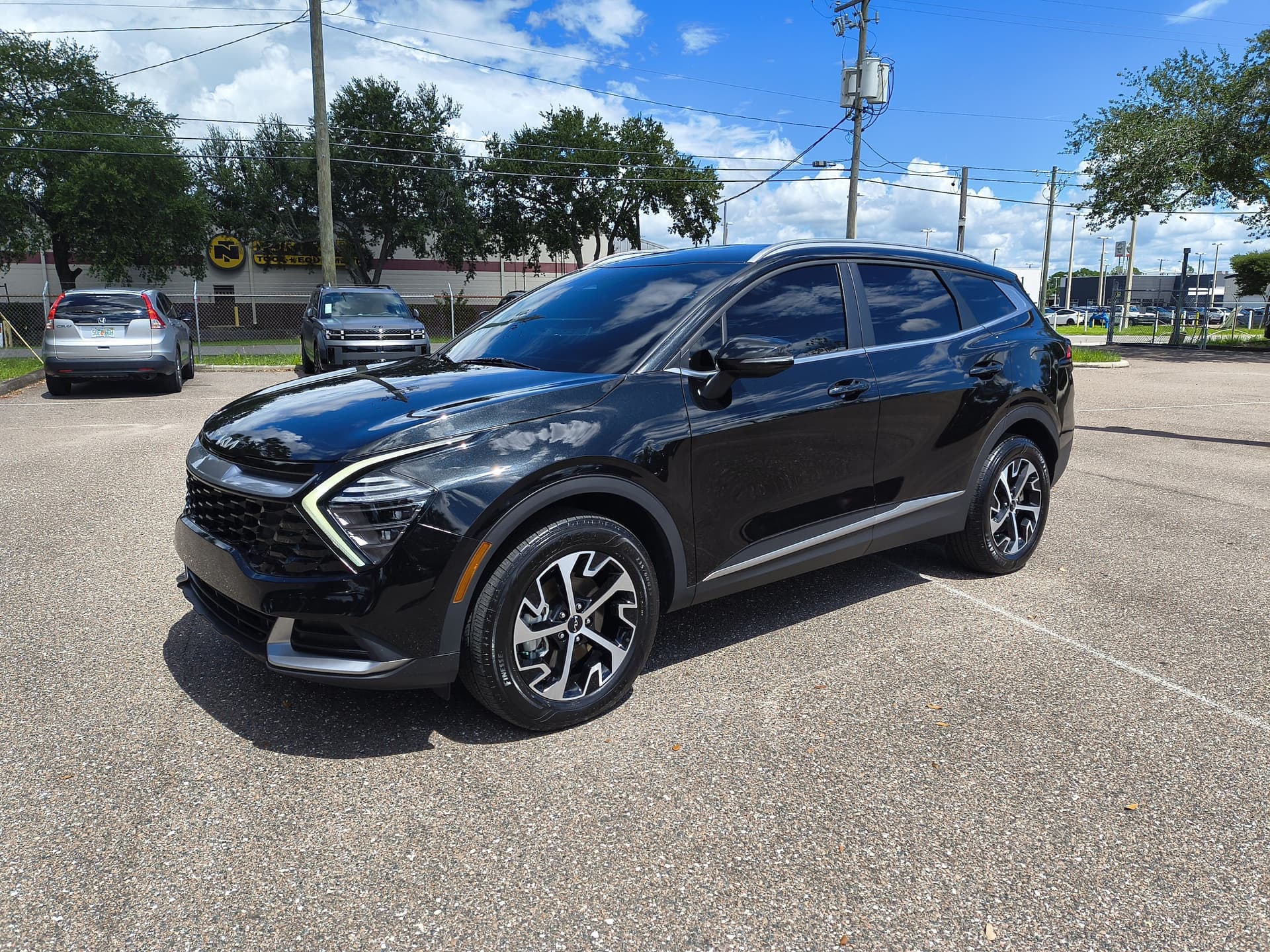 2025 Kia Sportage Hybrid EX — photo 1 of 36